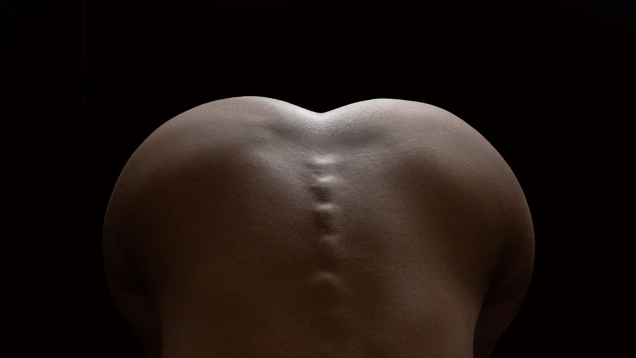 Bas du dos d'une femme